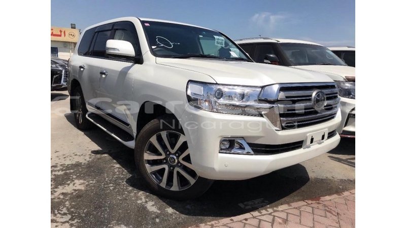 Buy import toyota land cruiser white car in import - dubai